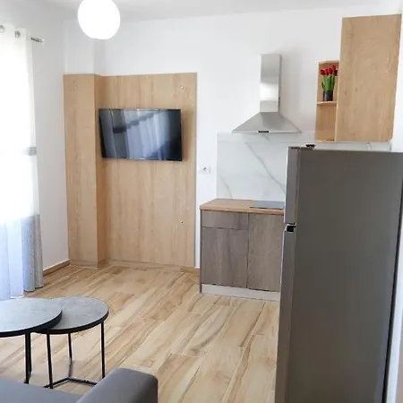 Julies Guest house Ksamil