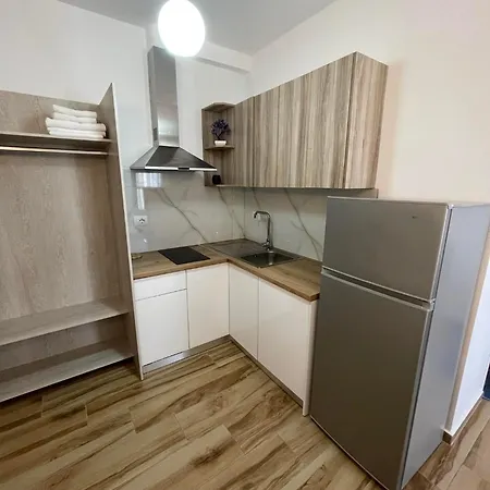 Julies Εξαμίλιο