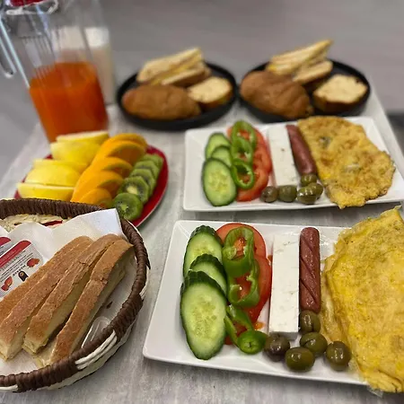 Πανσιόν Julies