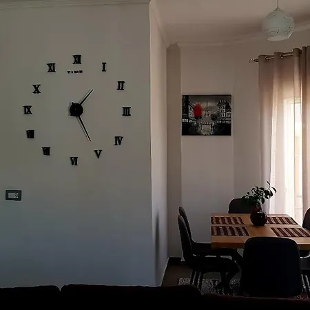 Julies 3* Εξαμίλιο