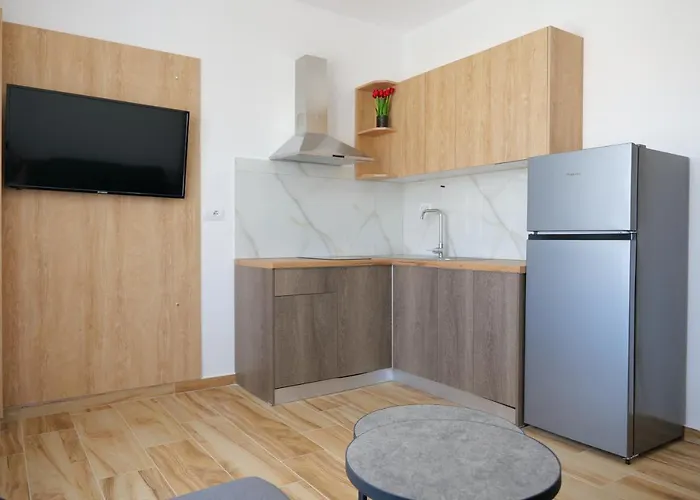 Julies Guest house 3*