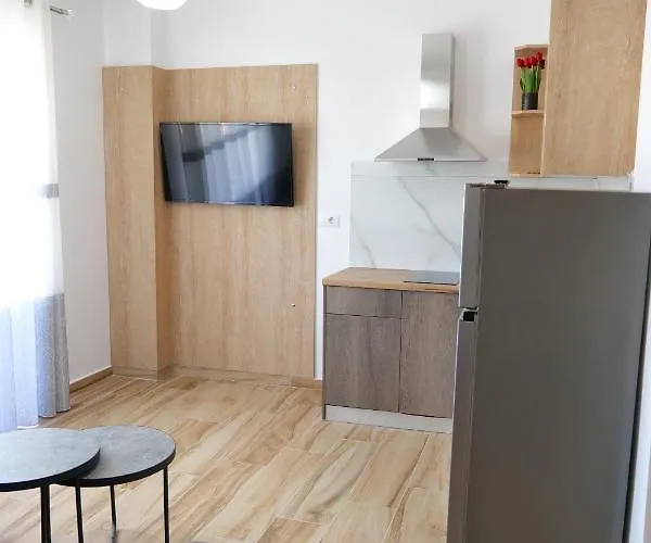 Julies Guest house Ksamil